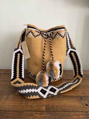 Wayuu by Maria Me’sa Handmade Bag Tan & Black Pom-Pom Bucket New with tags